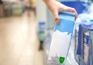 Разрешительный режим на кассах для крупных торговых сетей, продающих воду в упаковке и молочные продукты