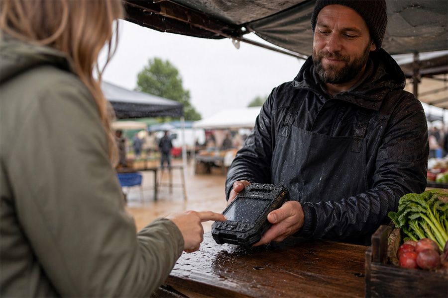 Защита от пыли и влаги: стандарты IP для уличной торговли